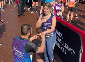 Marriage proposal between MRF runners after TCS marathon 2023