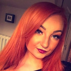 A photographic portrait of Jennifer Gray